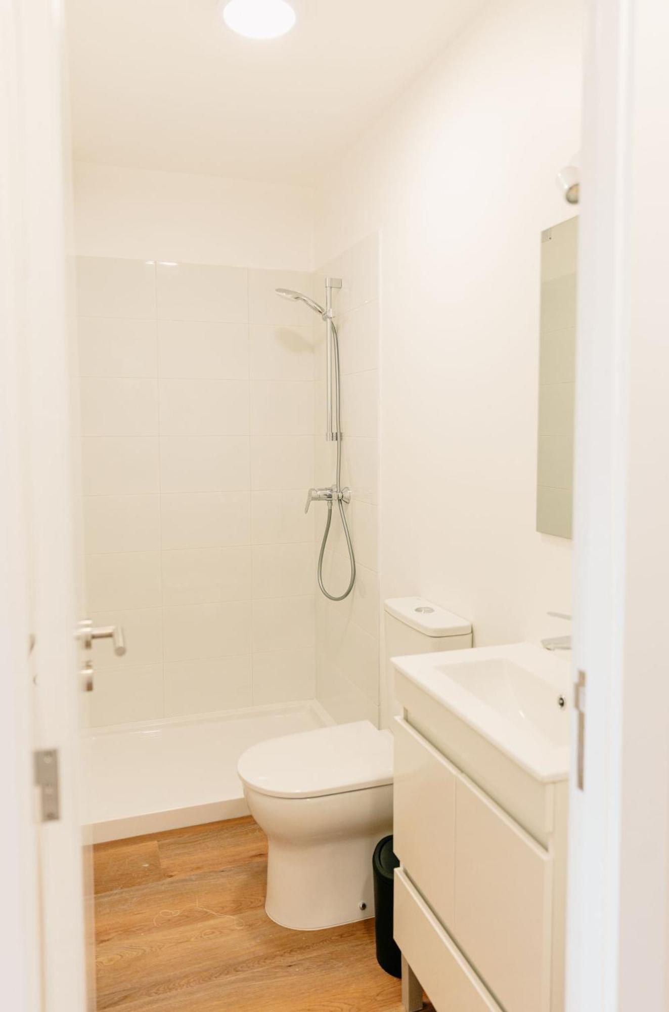 Albergue Arca Nova - *